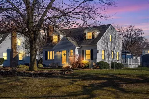 237 Worthington Rd, Irondequoit, NY 14622