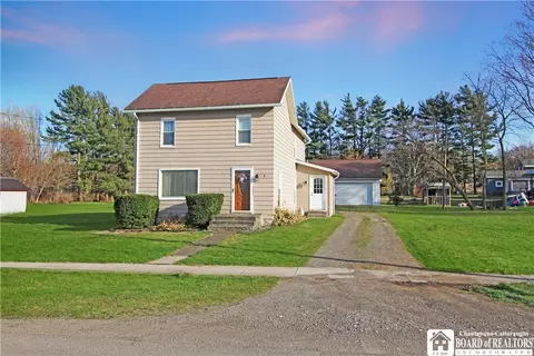 4 Mechanic St, Ripley, NY 14775