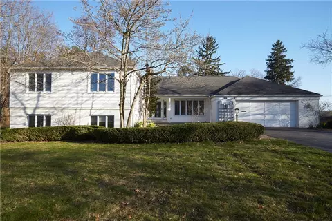 98 N Country Club Dr, Rochester, NY 14618