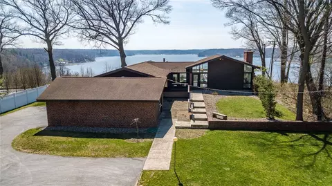 239 Inspiration Point Rd, Webster, NY 14580