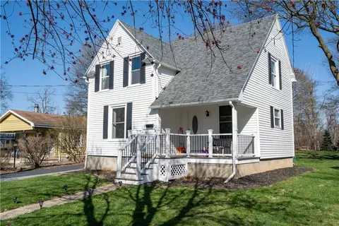 22 Livingston St, Geneseo, NY 14454