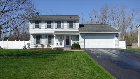 946 Guinevere Dr, Greece, NY 14626