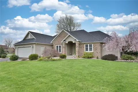 8 Lancer Pl, Webster, NY 14580