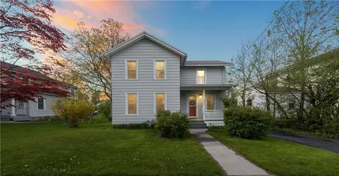 206 Chapin St, Canandaigua, NY 14424