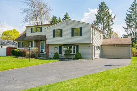 110 Fairlane Dr, Greece, NY 14626