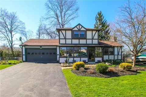 124 Grandview Ln, Greece, NY 14612