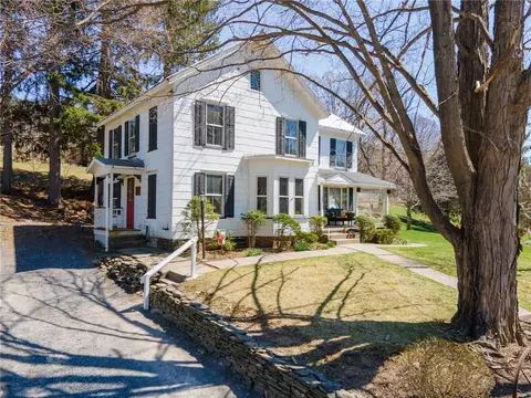 760 Ecker Hollow Rd, Schoharie, NY 12157