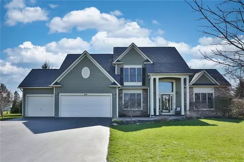 219 Gallant Fox Ln, Webster, NY 14580