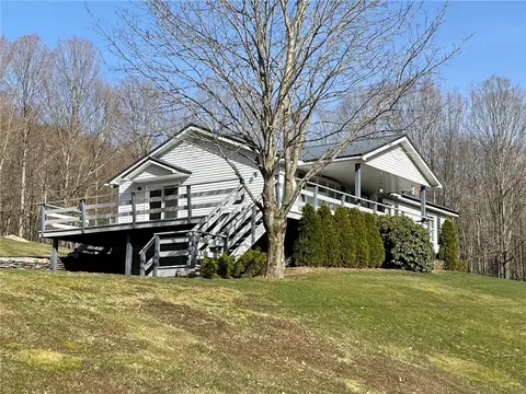 1355 Old River Rd, Roxbury, NY 12474