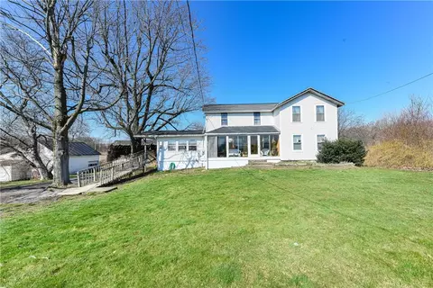 5847 Richardson Rd, Williamson, NY 14589