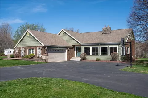 6899 Cadyville Rd, Livonia, NY 14487
