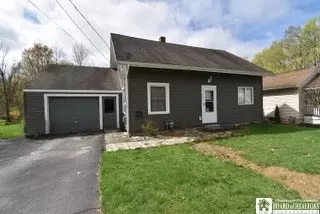 51 Plummer Ave, Ellicott, NY 14701