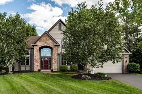 16 Claridge Cir, Webster, NY 14580