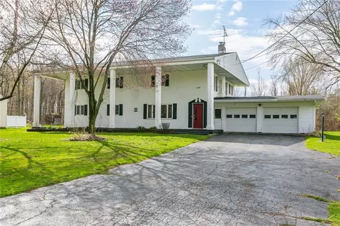 509 Huffer Rd, Parma, NY 14468