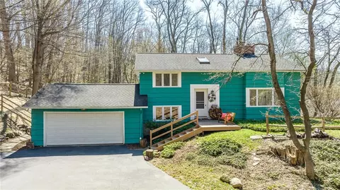 40 Little Spg, Perinton, NY 14450