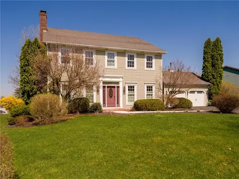 35 Englewood Hl, Pittsford, NY 14534