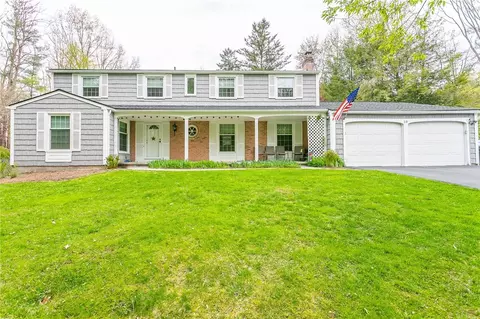10 Pine Cone Dr, Pittsford, NY 14534