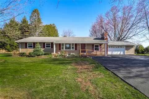 17243 Roosevelt Hwy, Kendall, NY 14476