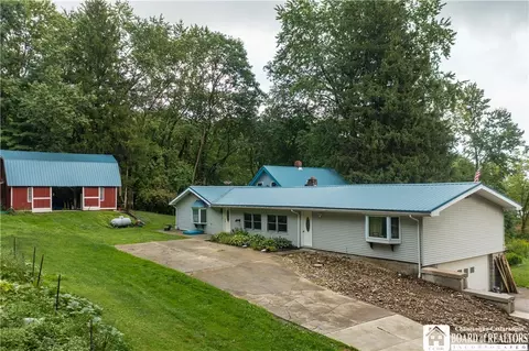8126 Bear Lake Rd, Pomfret, NY 14784