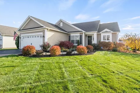 113 Avery Park Ln, Greece, NY 14612