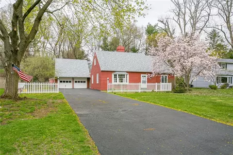 12 Kurt Rd, Perinton, NY 14534