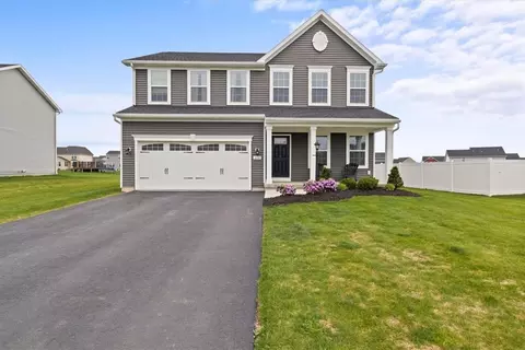 1698 Jasper Dr, Farmington, NY 14425