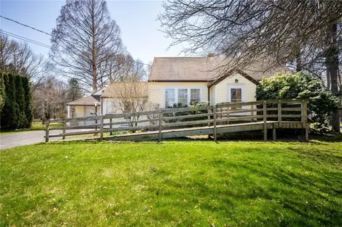 171 Mill Rd, Greece, NY 14626