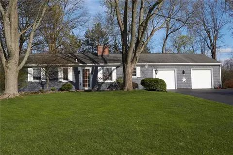 82 Fox Chapel Rd, Henrietta, NY 14467