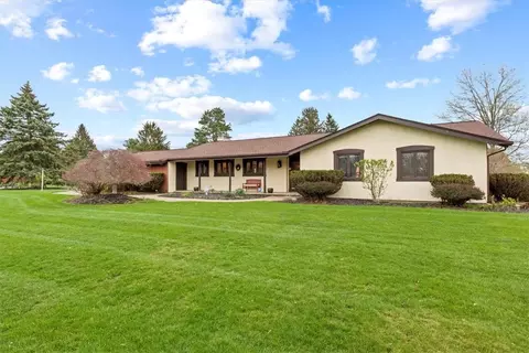 2 Prospect Hill Rd, Pittsford, NY 14534
