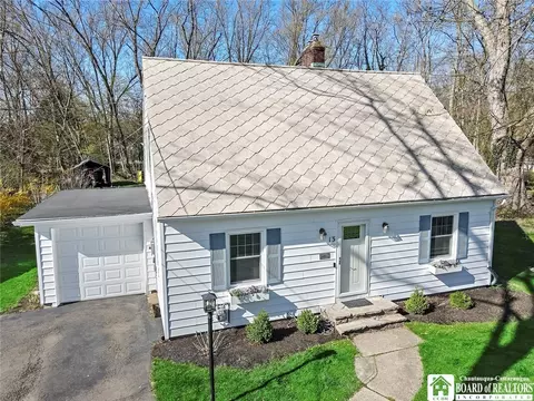 13 Lowell Pl, Pomfret, NY 14063