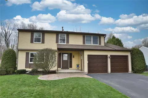 69 Covered Wagon, West Henrietta, NY 14586