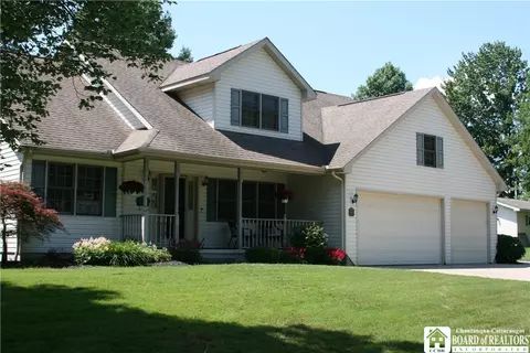 318 Springdale Ave, Jamestown, NY 14701