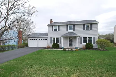 16 Red Post Cres, Perinton, NY 14450