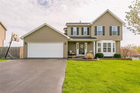 410 Parkside Trl, Macedon, NY 14502