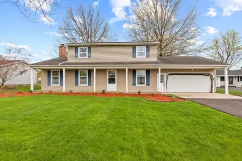 41 Stoneycreek Cir, Greece, NY 14616