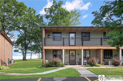 1005 Edgewater Dr, Westfield, NY 14787