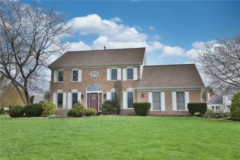 14 Old Settlers Dr, Pittsford, NY 14534