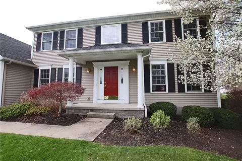 812 Lindsey Cir, Webster, NY 14580