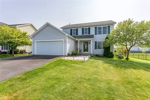 16 Harrogate Xing, West Henrietta, NY 14586