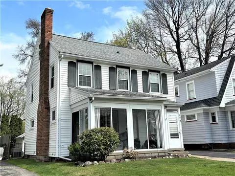 122 Legran Rd, Irondequoit, NY 14617