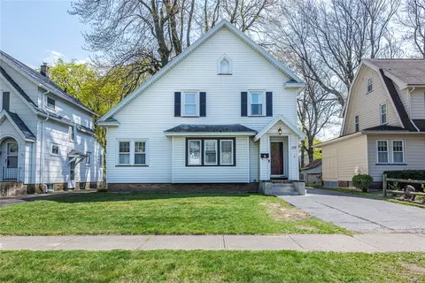 157 Rawlinson Rd, Irondequoit, NY 14617