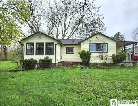 11419 Bennett State Rd, Hanover, NY 14136