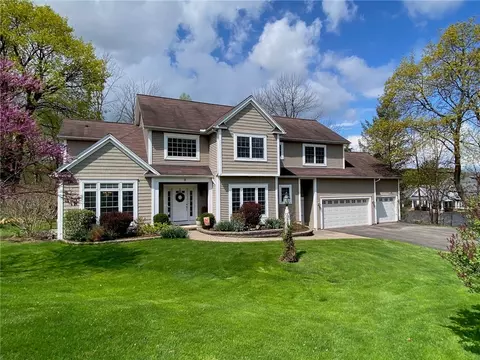 9 Nightingale Woods, Perinton, NY 14450