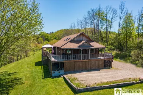 7086 Nelson Rd, Charlotte, NY 14782