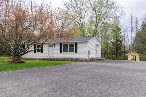1840 Sherburne Rd, Walworth, NY 14568