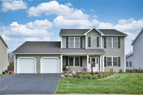 6416 Sunray Crest Dr, Victor, NY 14564