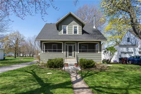224 Alpine Rd, Greece, NY 14612