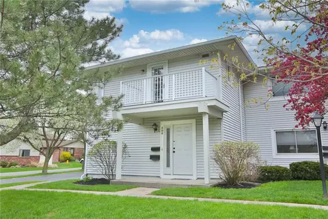 408 Eastbrooke Ln, Rochester, NY 14618
