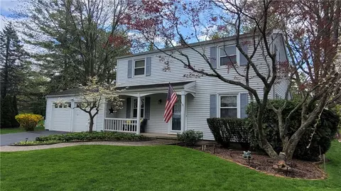 6163 Buckskin Dr, Farmington, NY 14425