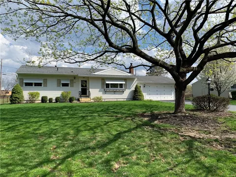 161 Wildbriar Rd, Rochester, NY 14623
